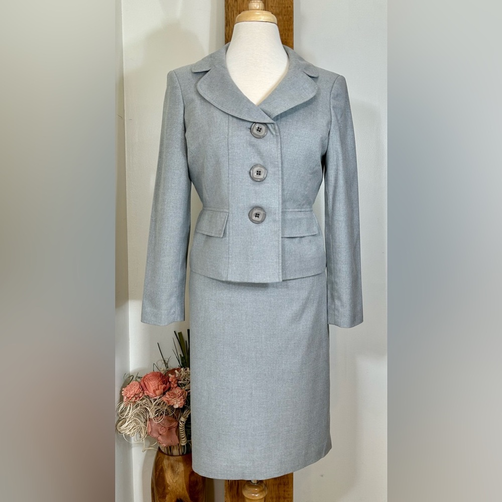 Le Suit Petite Gray Skirt Suit